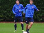 Tomas Rosicky lên tiếng bảo vệ Mesut Ozil