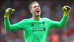 Alisson trở lại, Adrian phản ứng thế nào?