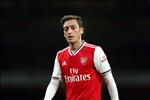 HLV Unai Emery lên tiếng về tương lai Mesut Ozil