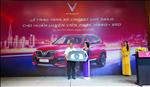 VINFAST tặng xe LUX SA2.0 phiên bản cao cấp cho HLV Park Hang-Seo
