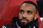 Rafa Benitez ủng hộ quyết định để Lacazette ngồi dự bị