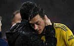 ‘Arsenal nên xây dựng lối chơi xung quanh Mesut Ozil’