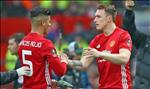 Chuyển nhượng MU: Bán Marcos Rojo giữ Phil Jones