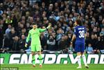 Ballack cảm thấy xấu hổ thay cho Kepa và Chelsea
