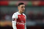 Mesut Ozil nên dự bị ở trận lượt về trước Valencia