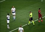 Huyền thoại Tottenham cay cú phản đối quả penalty nghiệt ngã