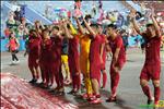 VIDEO: U23 Việt Nam chạy quanh sân để tri ân người hâm mộ