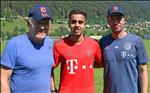 Bayern Munich sang tận New Zealand săn sao trẻ
