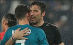 Buffon cảm ơn Juventus vì món quà mang tên Ronaldo