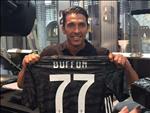 Huyền thoại Buffon từ chối áo số 1 và băng đội trưởng ở Juventus