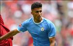 Lý do Rodri bị kéo về đá trung vệ cho Man City?