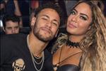 "Bỏng mắt" với 3 vòng cực khủng của em gái Neymar