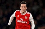 Mesut Ozil gợi ý về tương lai tại Arsenal
