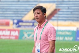 Tụt xuống nhóm đua trụ hạng, HLV Huỳnh Đức đổ cho mặt sân