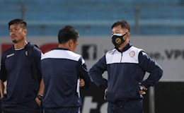 Thua đau Hà Nội FC, HLV Chung Hae Seong họp khẩn với các trợ lý