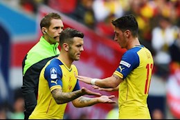 Vì Ozil, Jack Wilshere chỉ trích Arsenal dữ dội