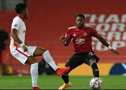 Được khen ngợi hết lời, Fred phản ứng thế nào?