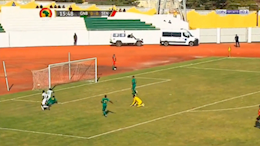 Siêu sát thủ Sadio Mane bỏ lỡ cơ hội khó tin