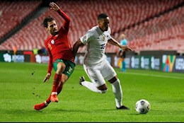 Anthony Martial khiến MU lo sốt vó