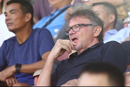 HLV Philippe Troussier lo lắng với phong độ của các cầu thủ U19 Việt Nam