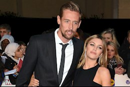 Peter Crouch bị vợ cấm "chuyện ấy" suốt 13 tuần