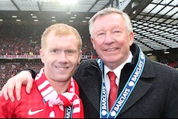Paul Scholes và Rio Ferdinand chỉ trích kế hoạch chuyển nhượng của MU