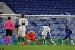 Vừa trở lại Kepa đã chấp cả Mendy lẫn Caballero