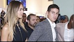 Tiền vệ James Rodriguez chia tay bồ già