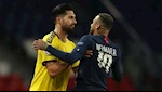 Khiến Emre Can phải nhận thẻ đỏ, Neymar được khen là một diễn viên giỏi