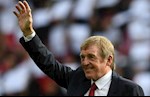 Dalglish phản đối ‘ăn có nói không’ với thành tích của Liverpool
