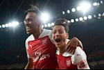 Arsenal chưa thể gia hạn hợp đồng với Aubameyang vì Mesut Ozil?