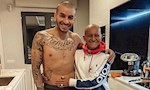 Tiền vệ Atletico Madrid quyết định cạo đầu vì mẹ
