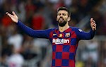 Pique bảo vệ trợ lý HLV giận quá mất khôn của Barca