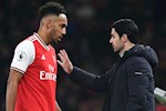 Dùng chức tước không xong, Arsenal lôi đấng sinh thành ra dụ Auba