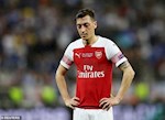 Arsenal thông báo lý do Ozil vắng mặt, NHM vẫn không phục