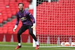 Fan MU phát khóc vì tóc tai của De Gea