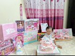 Quế Ngọc Hải lầy lội úp bánh sinh nhật vào mặt con gái