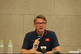 HLV Philippe Troussier: “Tôi sẽ làm hết sức để bảo vệ màu cờ sắc áo cho bóng đá Việt Nam”