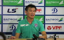 Bám sát tốp đầu, HLV Phan Thanh Hùng vẫn khiêm tốn về cơ hội vô địch của Than Quảng Ninh