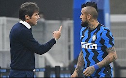 Vidal bị HLV Conte mắng xối xả ngay trong trận đấu