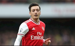 Mesut Ozil vô tình tiết lộ bến đỗ mới