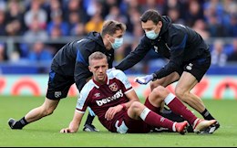 Tomas Soucek suýt mất một bên mắt sau pha va chạm với Rondon