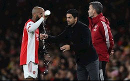 Arteta giải thích lý do loại bỏ Lacazette trước Newcastle