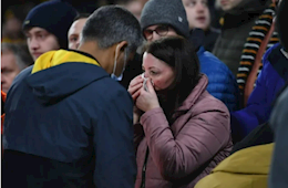 Fan nữ đổ máu ở trận đấu giữa Wolves và Burnley