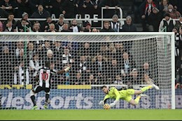 2 pha cứu thua khó tin của De Gea trước Newcastle