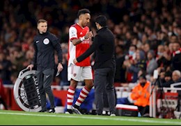 Mikel Arteta được khen ngợi sau quyết định loại bỏ Aubameyang