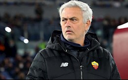 HLV Mourinho hành xử thô lỗ trong buổi họp báo sau trận thua Inter