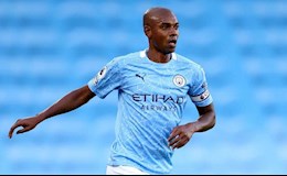 Fernandinho phủ nhận việc được mời làm HLV tại Man City