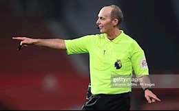 ‘Vua thẻ’ Mike Dean bị fan cuồng doạ giết