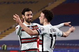 Diogo Jota liên tiếp ghi bàn, Bruno Fernandes phản ứng thế nào?